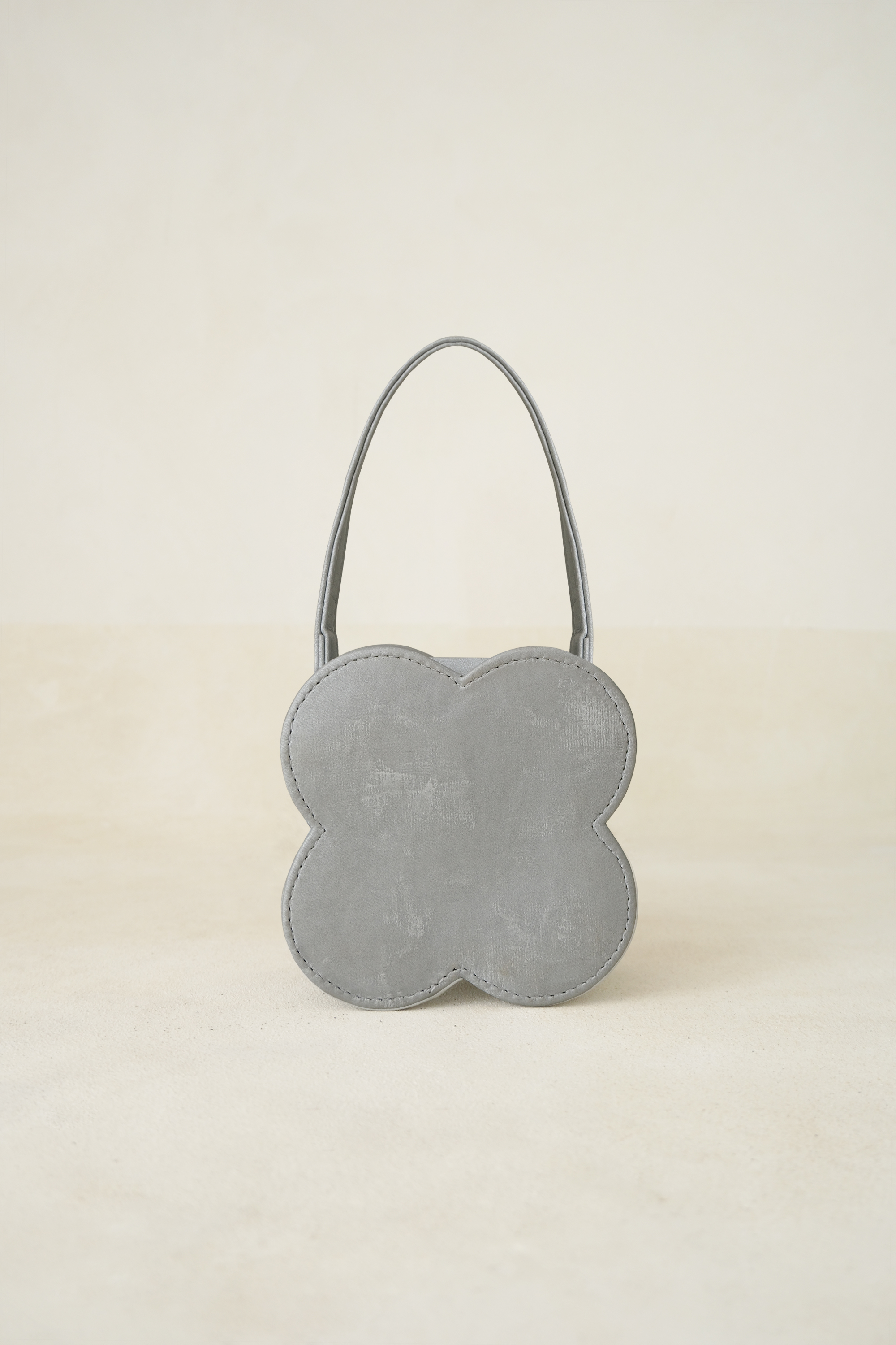 Clover in Silver